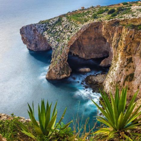 Het prachtige uitzicht bij Blue Grotto op Malta romantische bestemmingen in europa