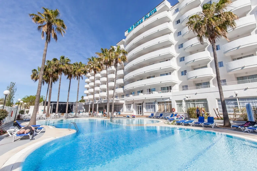 Het zwembad bij het Hotel Blue Sea Gran Playa, een van de beste deals